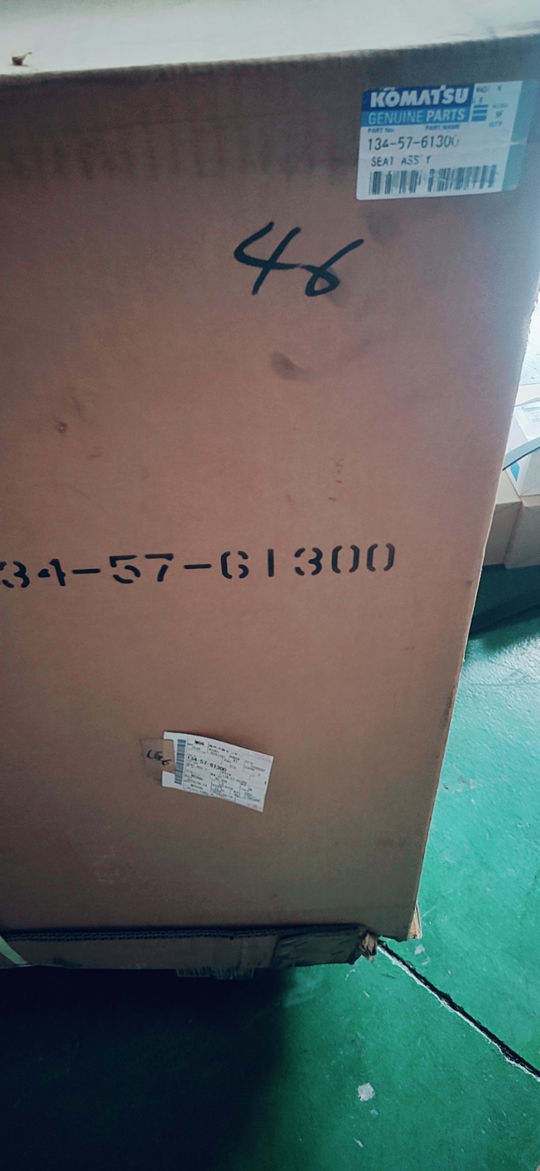 进口推耙机D63E-12座椅134-57-61300
