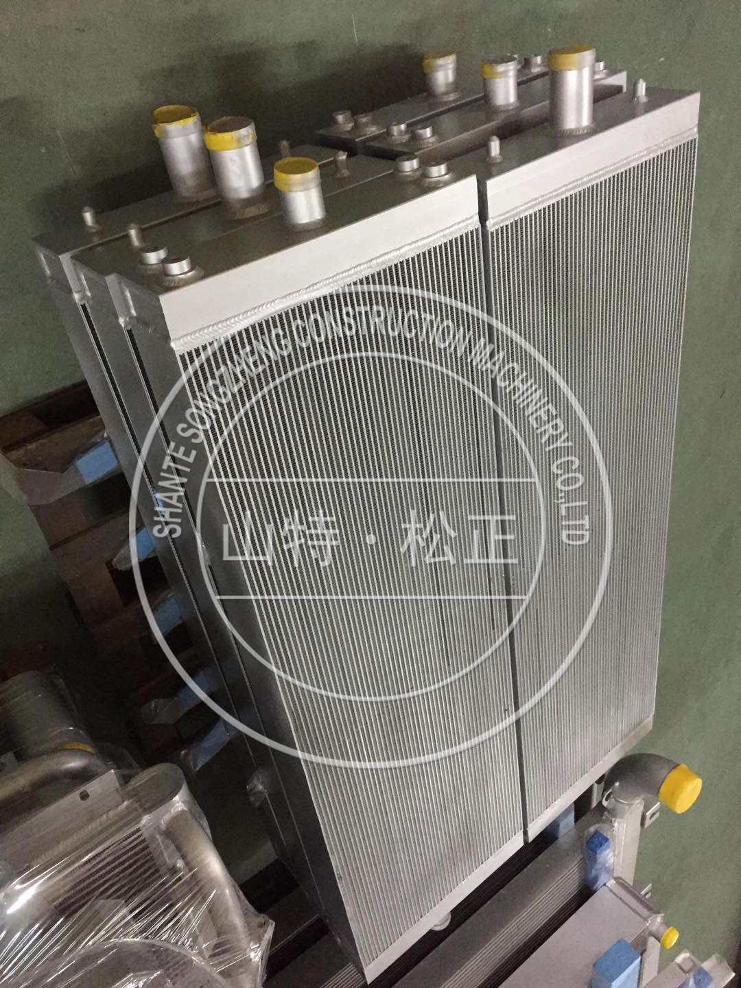 进口平地机冷凝器GD825A-2冷凝器235-809-3290 进口原装冷凝器