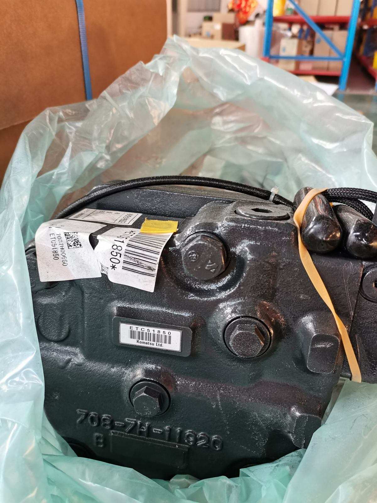进口pc2000-8行走马达21T-27-00402终传动总成