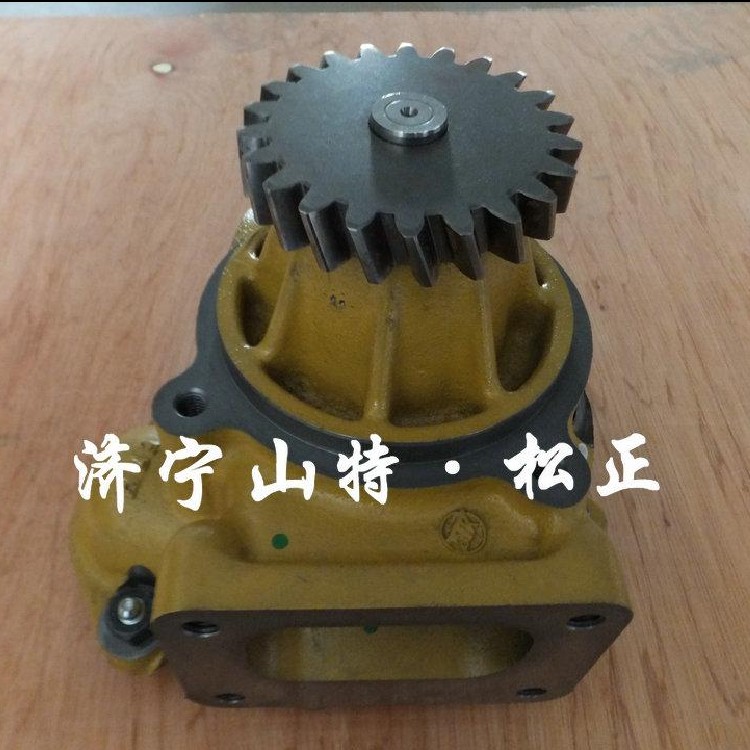进口PC220-8 水泵 6754-61-1100
