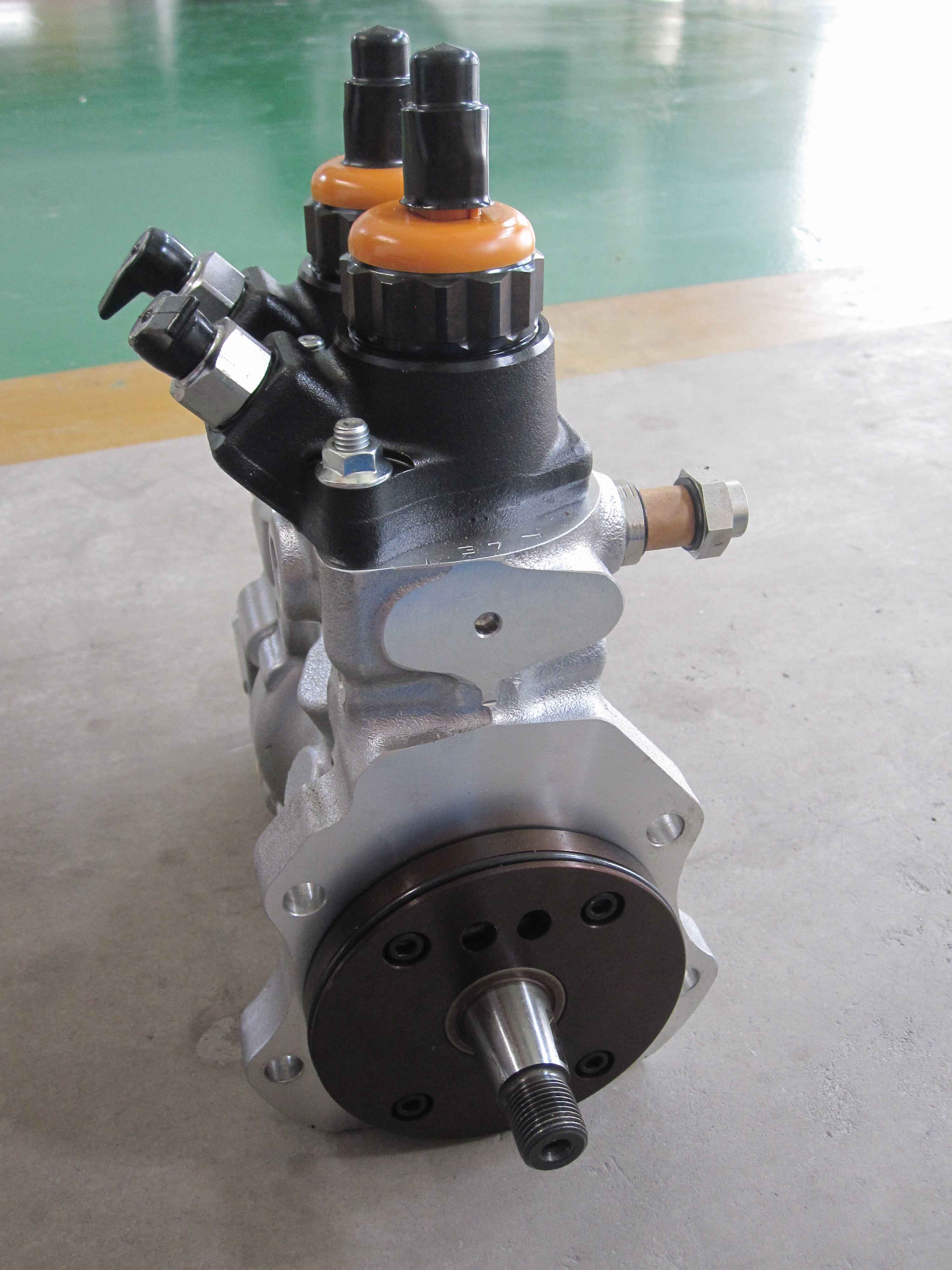 进口挖掘机配件 pc400-8柴油泵总成6156-71-1120