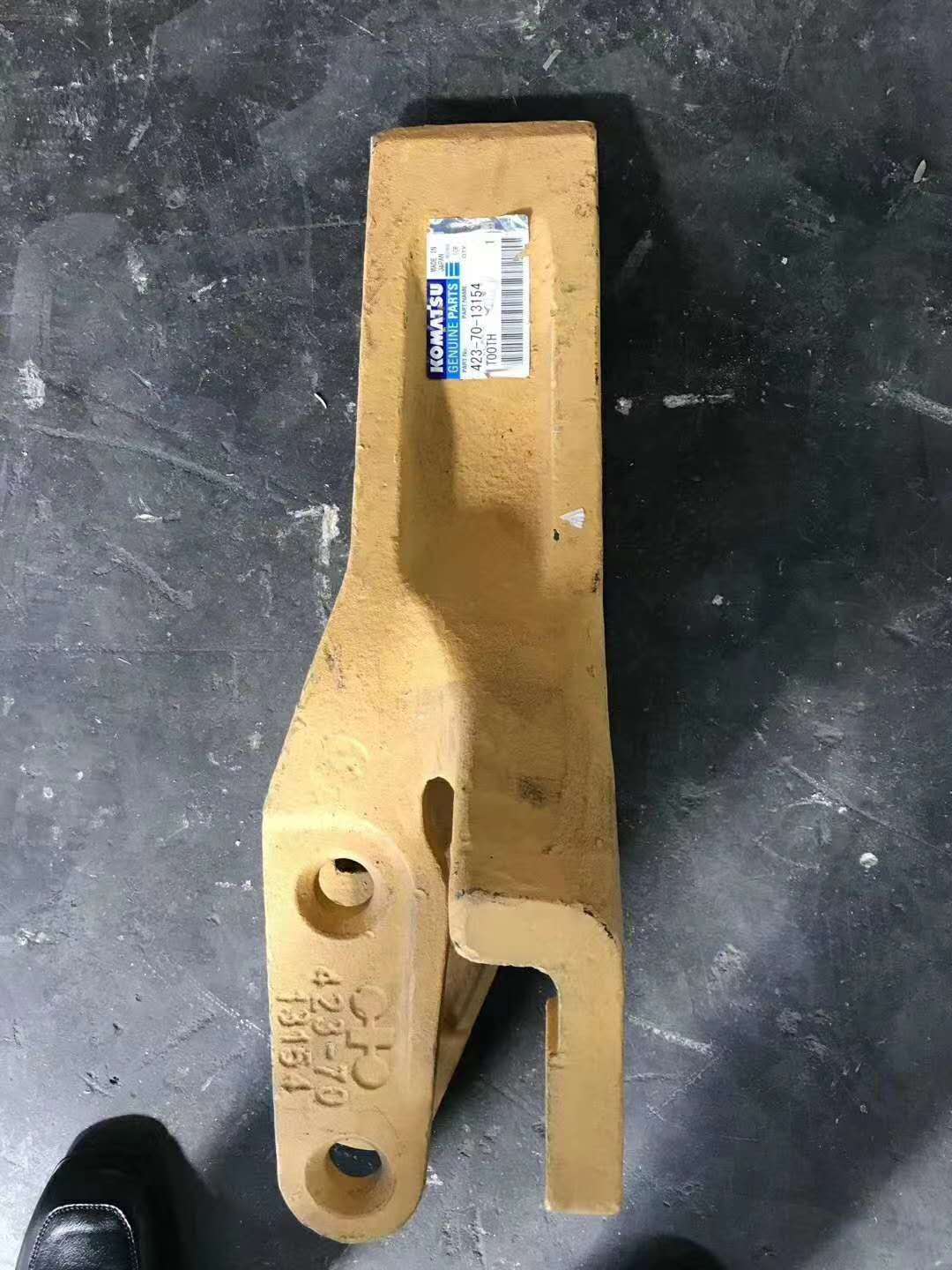 进口装载机斗齿 WA420-3斗齿423-70-13154
