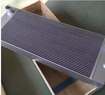 进口WD600-6轮式推土机426-03-37502 散热器总成