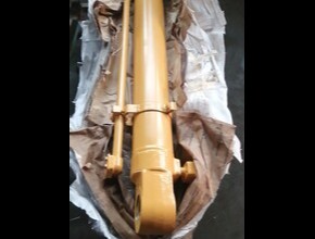 山推挖掘机配件SE135铲斗油缸总成