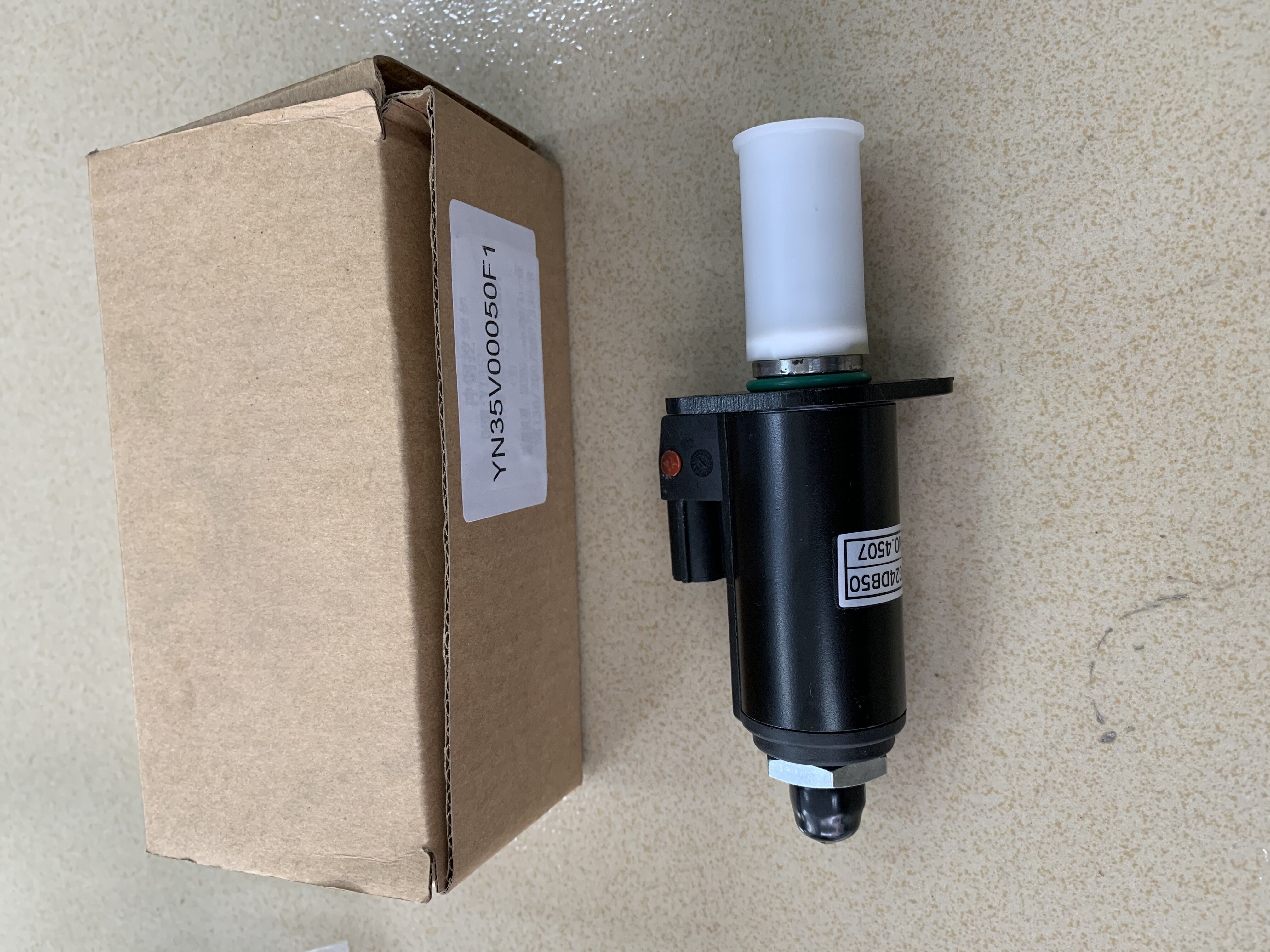 神钢SK200-8安全锁电磁阀YN35V00050F1KWE5K-31/G24DB5