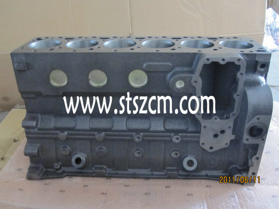 进口推土机D65EX-18发动机缸体6745-21-1190，推土机缸体总成