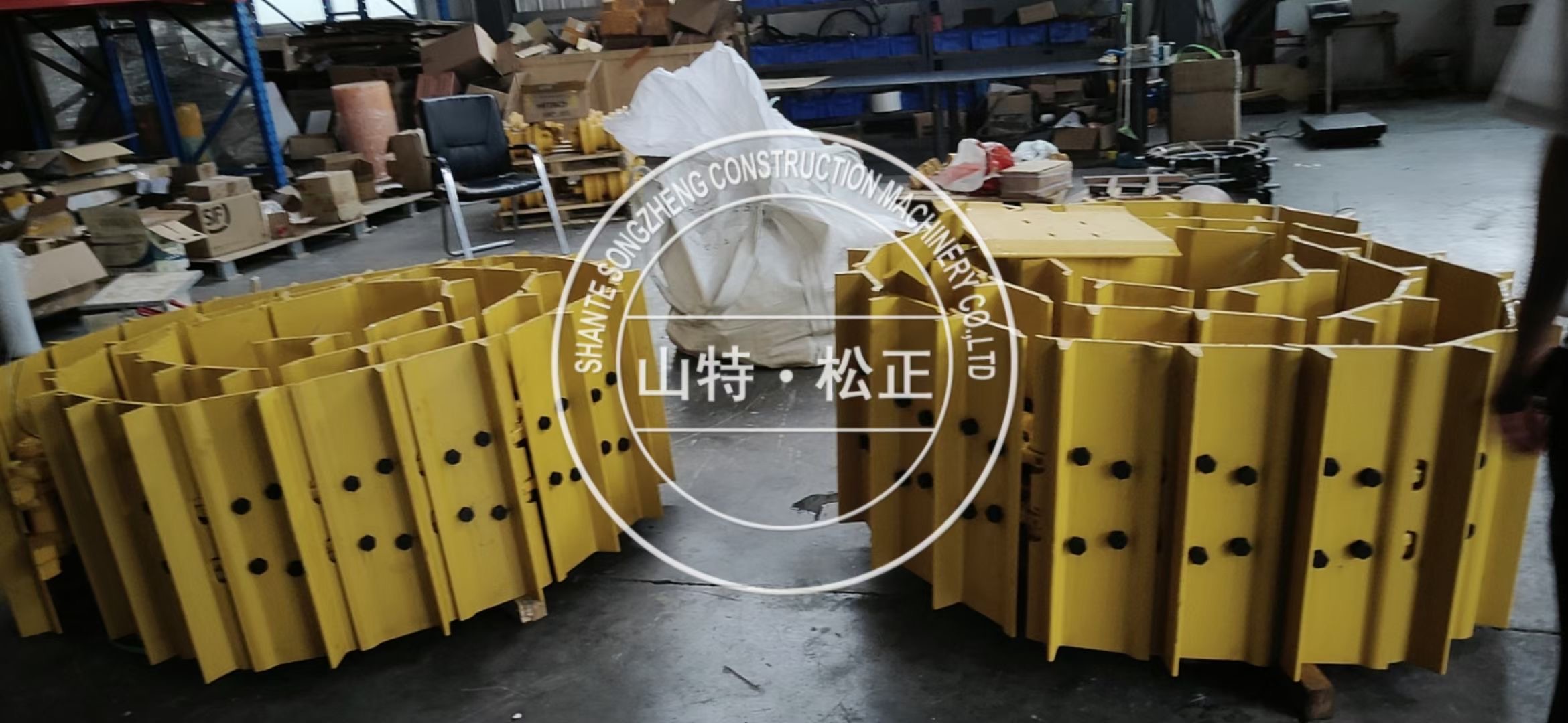 进口推耙机底盘/D68ESS-12履带板、履带总成
