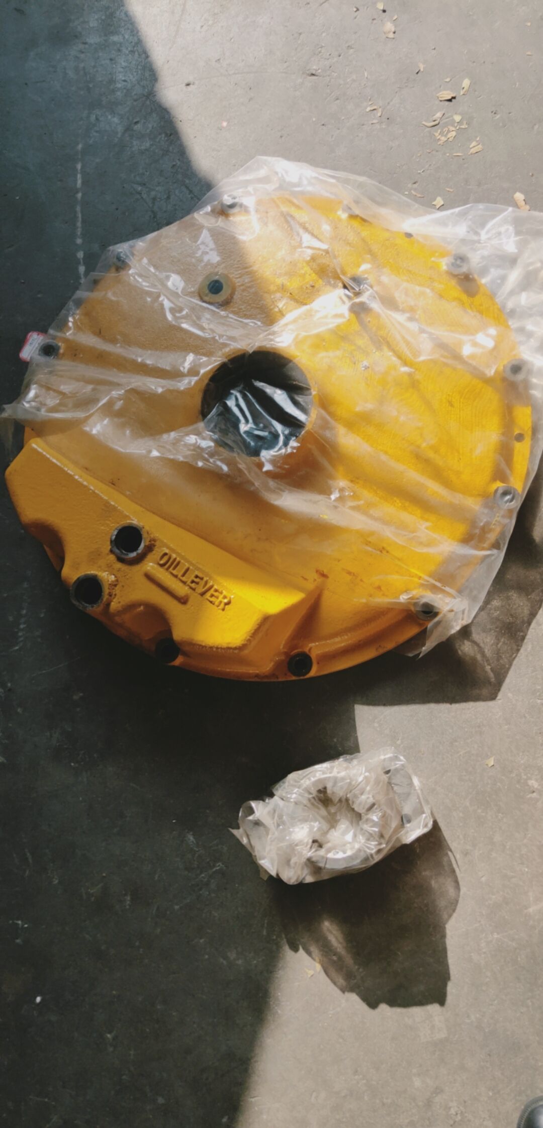 山特推土机D65EX-16发动机减震盘盖14X-12-11210