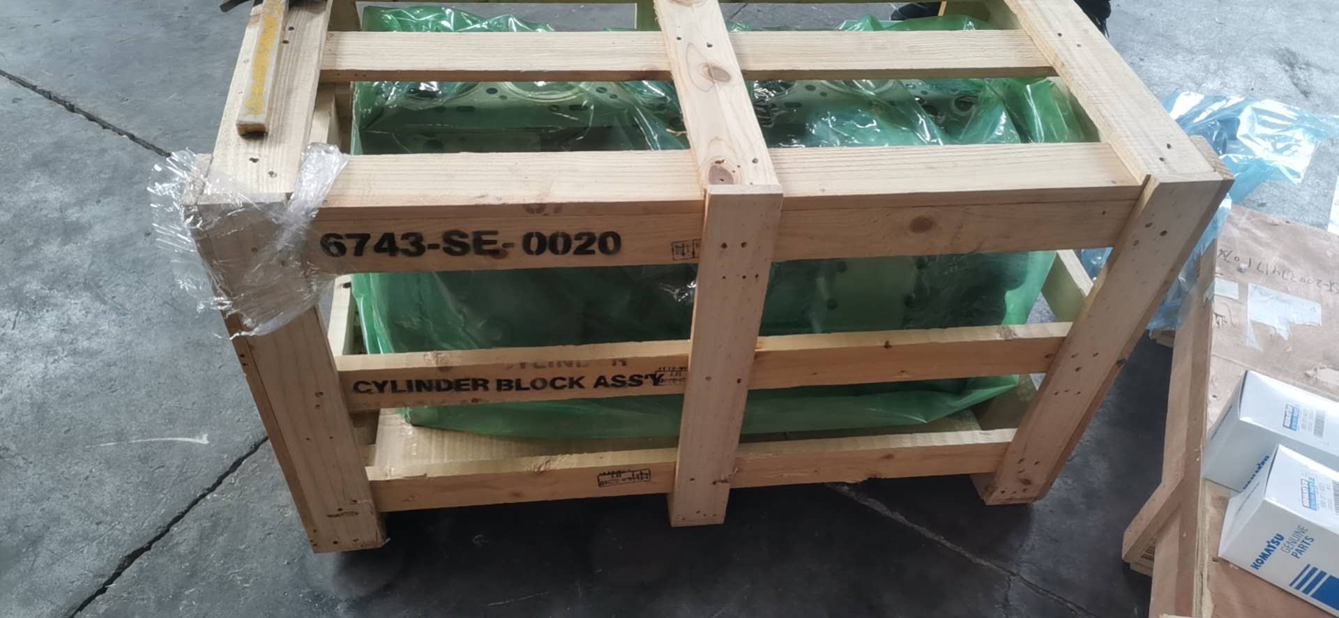 推土机D65EX-12配件哪里有卖的？哪里有卖D65缸体14z-43-12111？