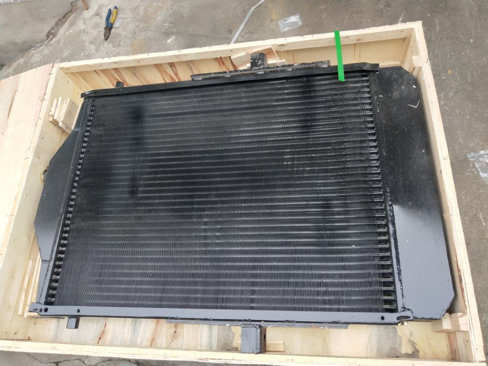 WA320-3装载机水箱419-03-21152，进口装载机散热器
