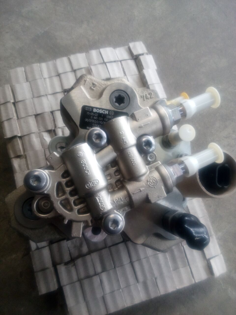 进口矿卡HM300-2柴油泵总成6251-71-1121，矿山自卸车配件