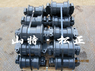湖北地区进口挖掘机PC400-7支重轮17М-03-00051，挖机底盘件