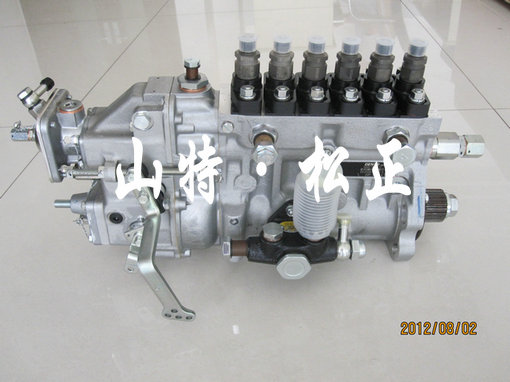 进口推土机D375A-3D柴油泵6162-75-2111，发动机喷油泵