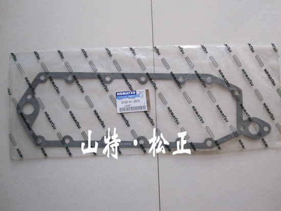 湖北进口进口配件，进口PC200-3发动机6D105机油散热器盖