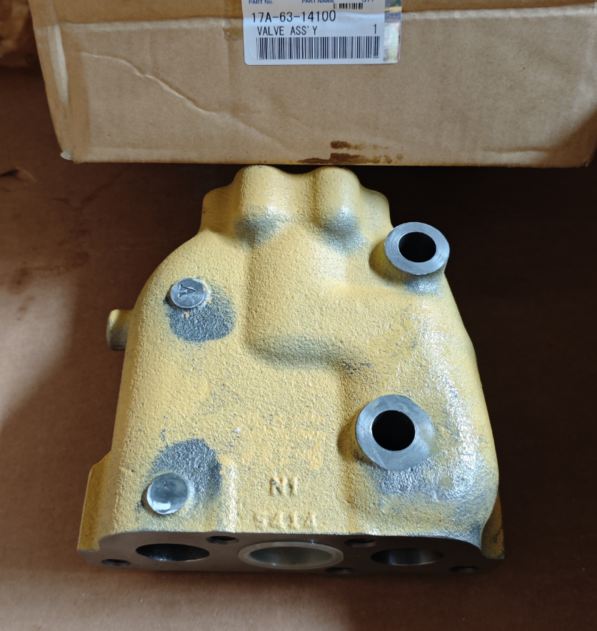 D155AX-3 ，D155AX-5 推土机17A-63-14100 推土铲提升油缸快回阀 BLADE LIFT CYLINDER