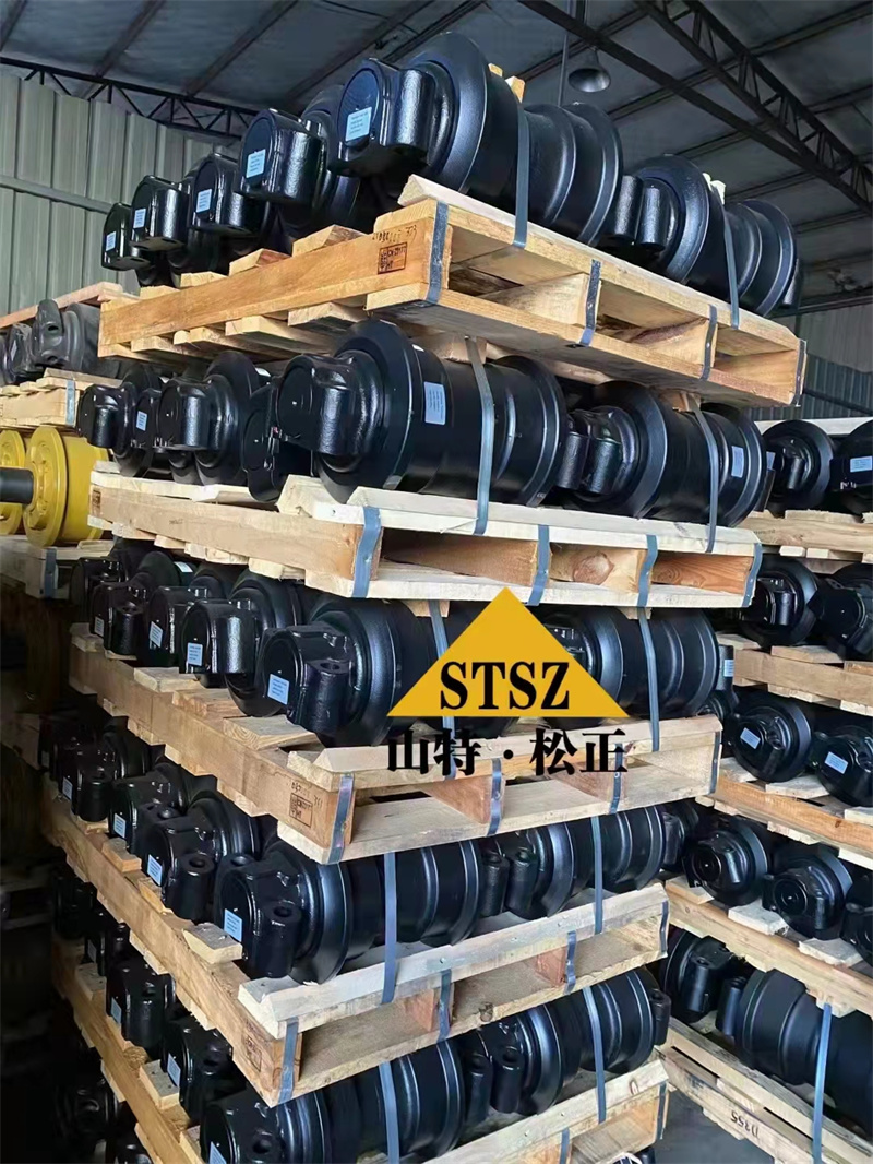 供应进口D155AX-6双边支重轮17A-30-00621，单边支重轮17A-30-00611