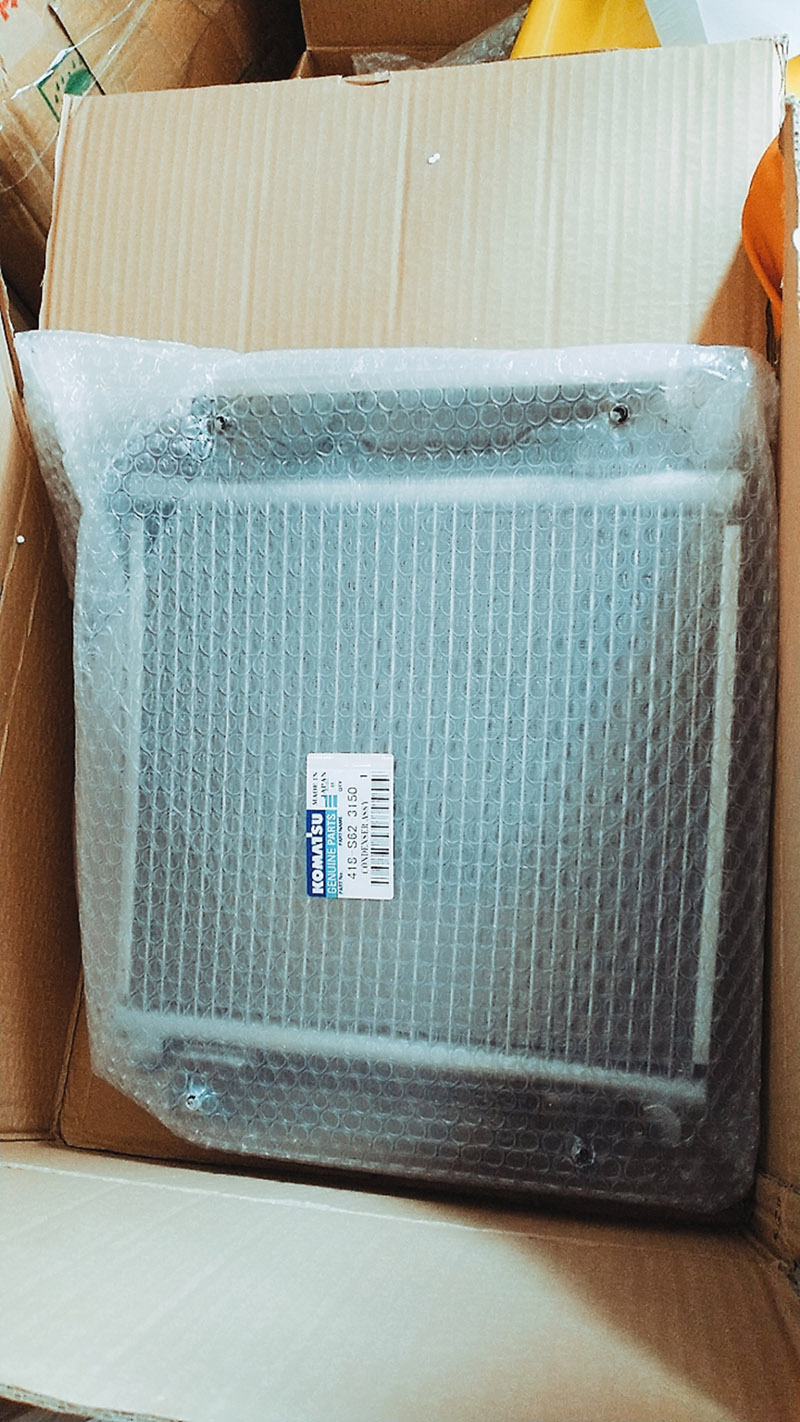 供应进口PC200-7冷凝器418-S62-3150，进口挖掘机配件