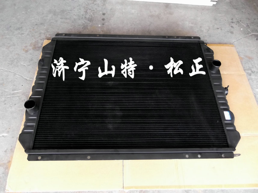供应进口WA600-6水箱426-03-37552，进口原厂配件