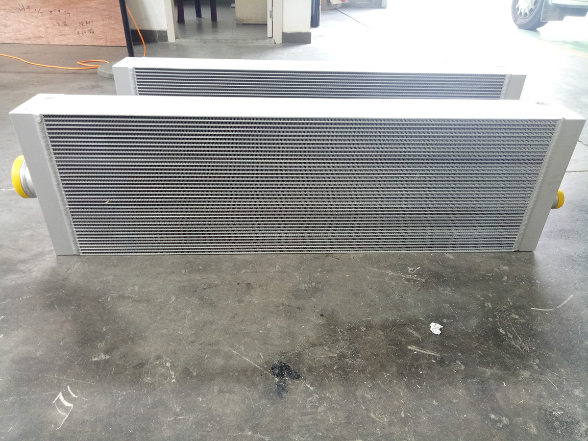 供应进口HD785-7水箱散热器561-03-81631，561-03-81651，561-03-81641，进口原厂配件