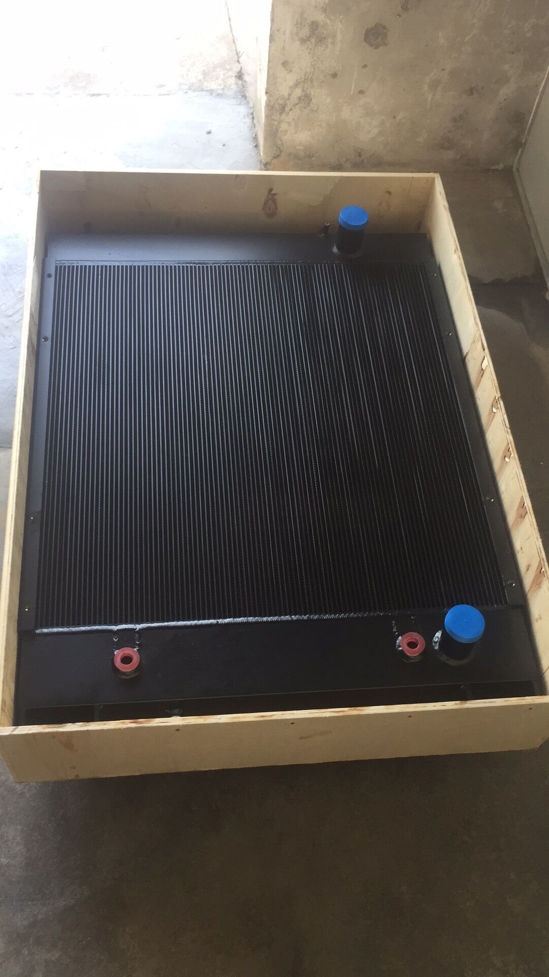 供应进口D85ESS-2水箱14X-03-11211，进口推土机配件