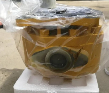 进口推土机D155A-2变速泵总成07433-71103