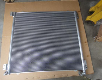 进口挖掘机PC2000-8油冷却器708-7W-00160